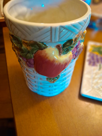 Z-Fruity Utensil holder