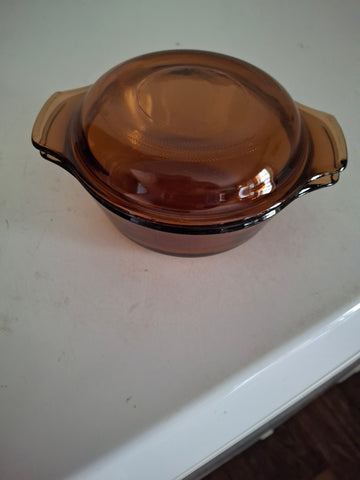 Z-Small Visions Corningware bowl with lid.