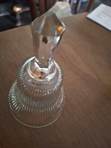 Z-Pretty Antique Glass Bell