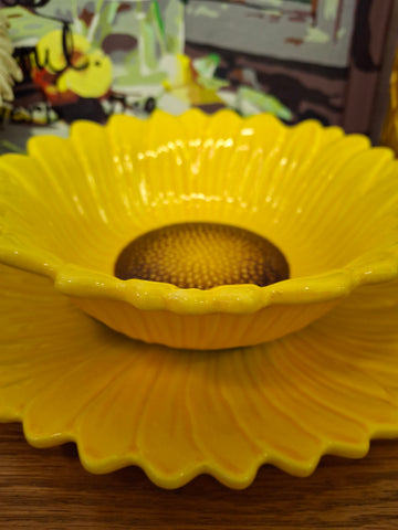 Z-Ceramic Sunflower bowl and platter.