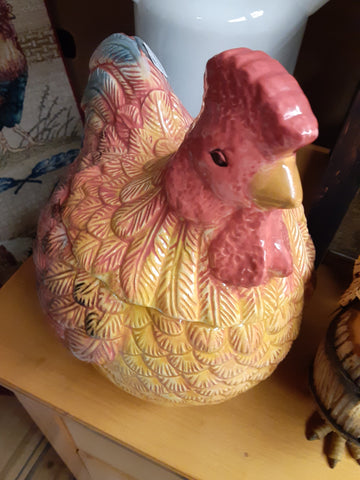 Z - COLLECTIBLES FROM SHERRY'S SHELVES/Large chicken cookie jar.