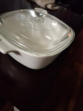 Z - Medium Size Corningware Bowl with lid/good condition.