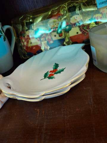 Z-Two small Holly leaf dessert plates