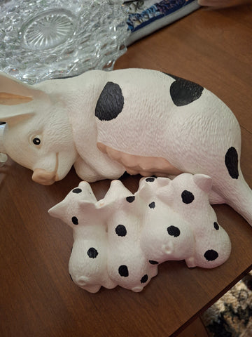 Z-Mama pig and her babies